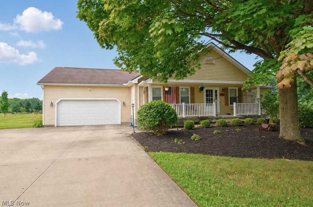 5566 River Road Property Photo 2