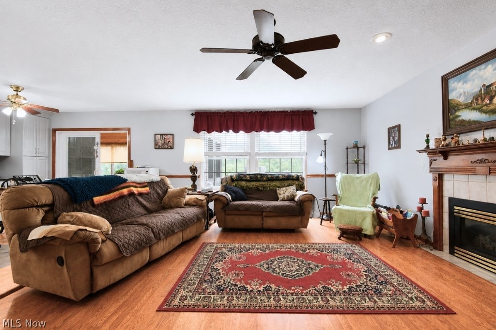 5566 River Road Property Photo 6
