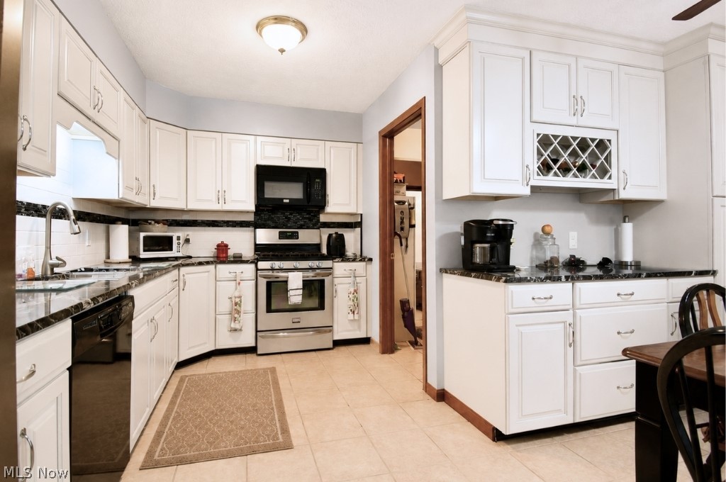 5566 River Road Property Photo 11