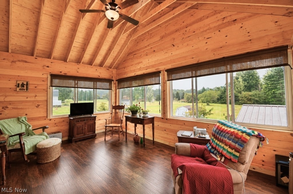 5566 River Road Property Photo 17