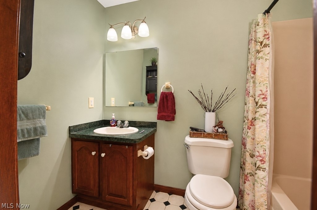 5566 River Road Property Photo 22