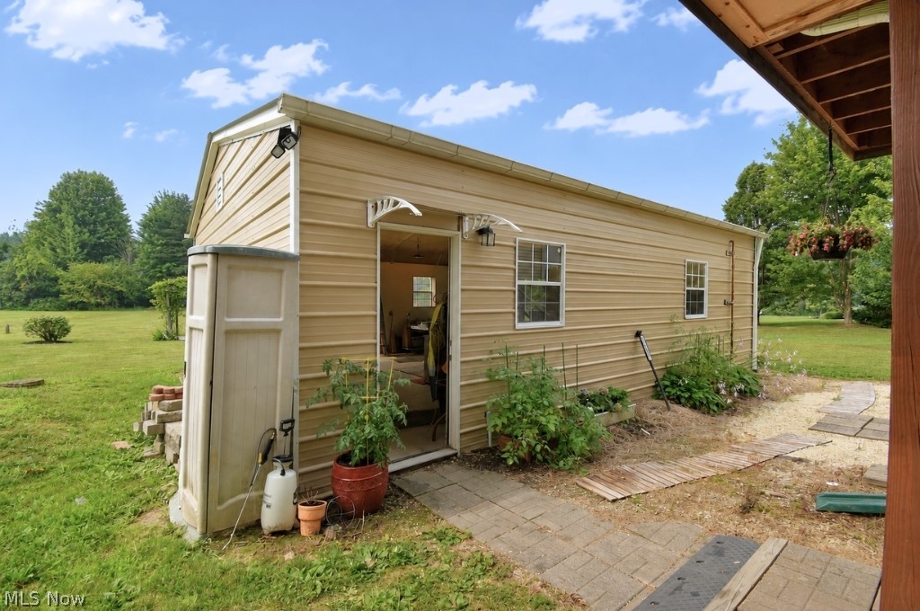 5566 River Road Property Photo 40