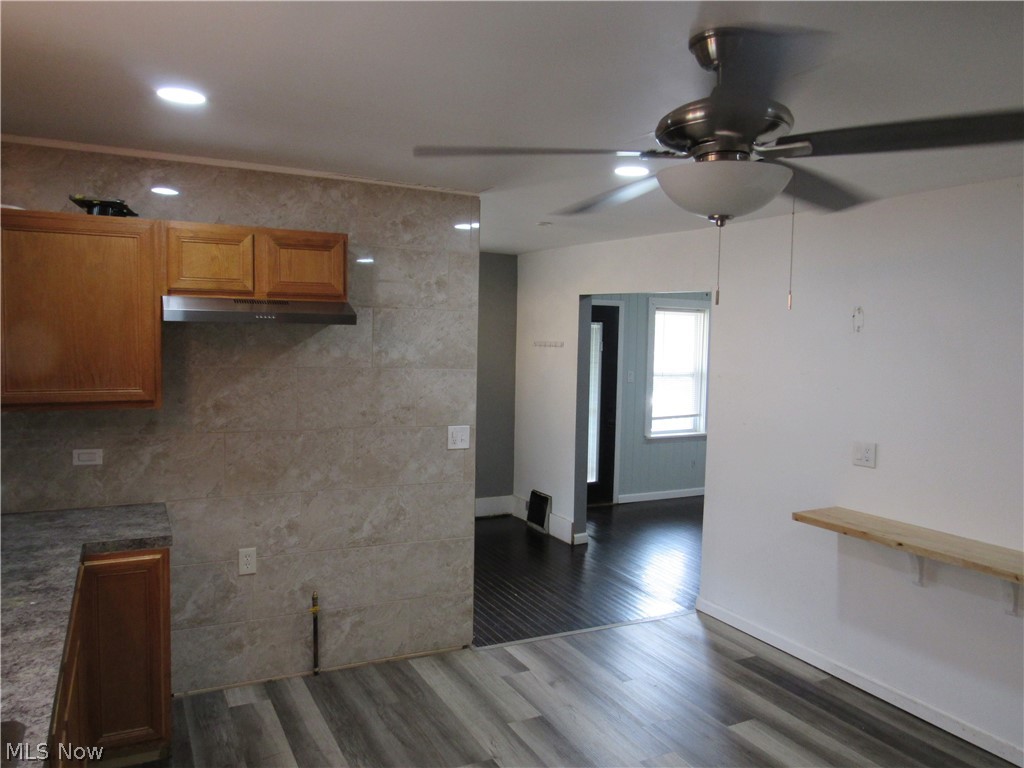 700 Glendora Avenue Property Photo 7