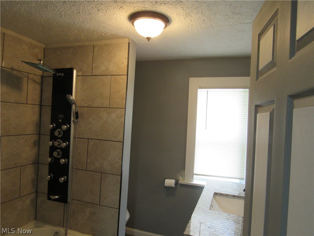 700 Glendora Avenue Property Photo 12