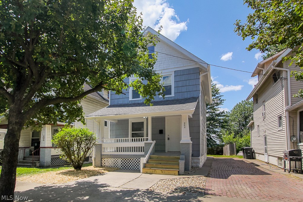 900 Beardsley Street Property Photo 1