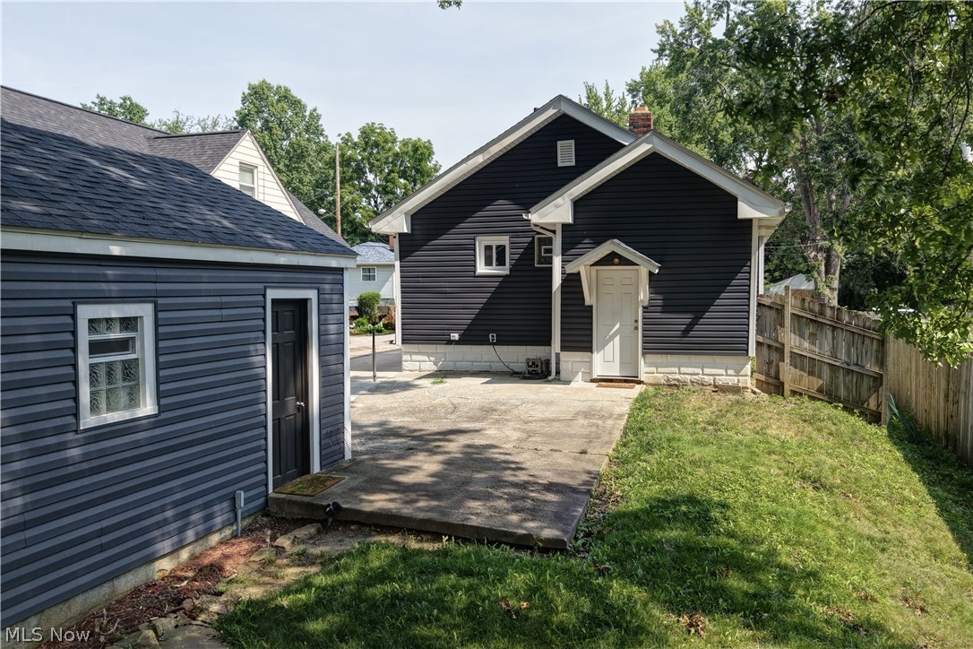 1870 Shaw Avenue Property Photo 22