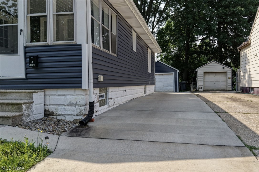 1870 Shaw Avenue Property Photo 24