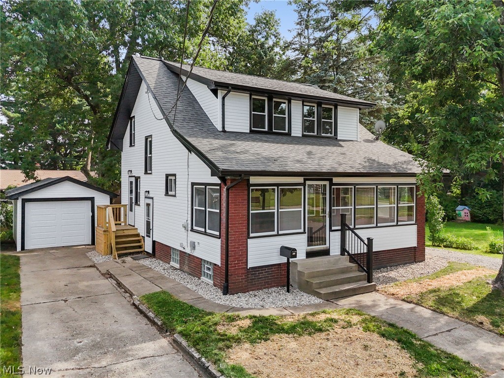 814 E Broad Street Property Photo 1