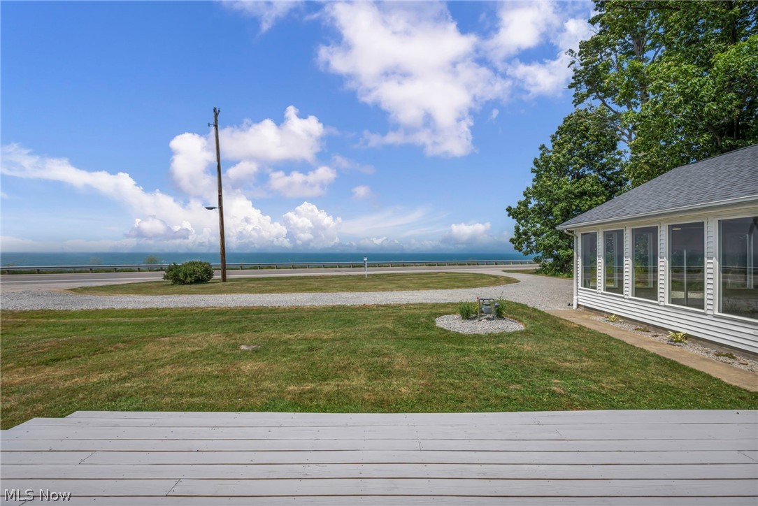 6940 Lake Rd W Property Photo 3