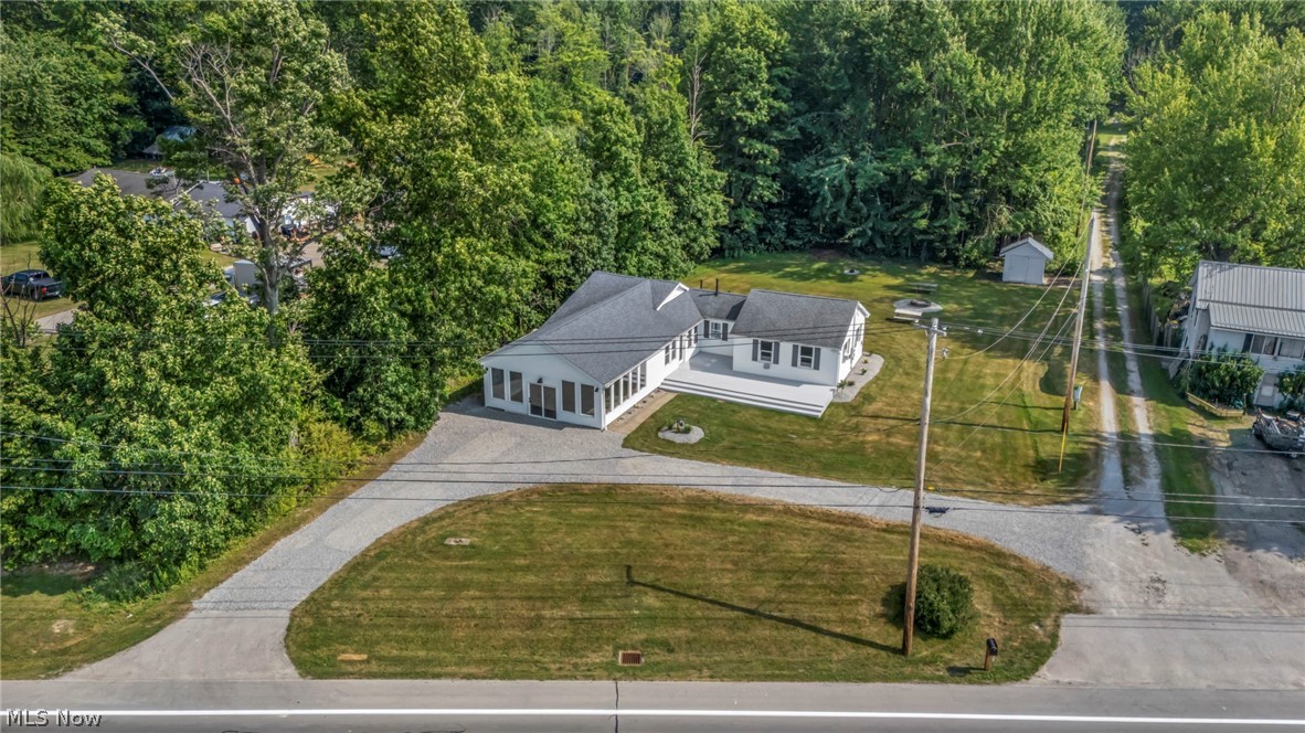 6940 Lake Rd W Property Photo 5
