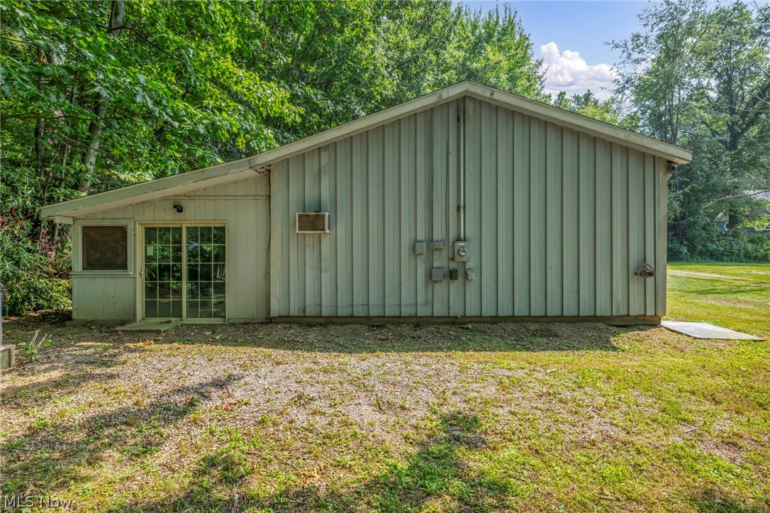 6940 Lake Rd W Property Photo 9