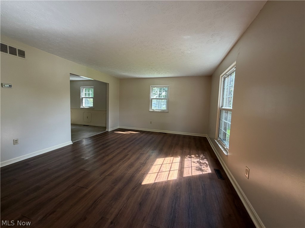536 Windsor Drive Property Photo 11