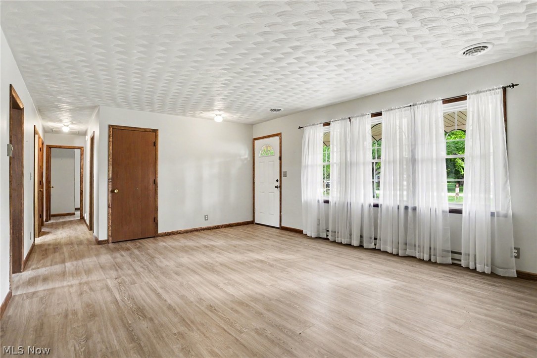 6065 Rollins Drive Property Photo 6