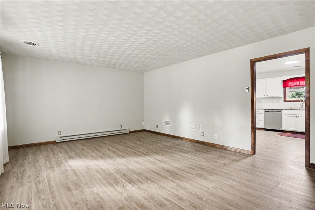 6065 Rollins Drive Property Photo 7