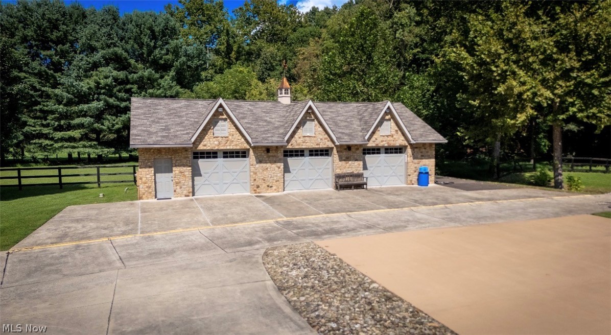 70 Falling Waters Drive Property Photo 4