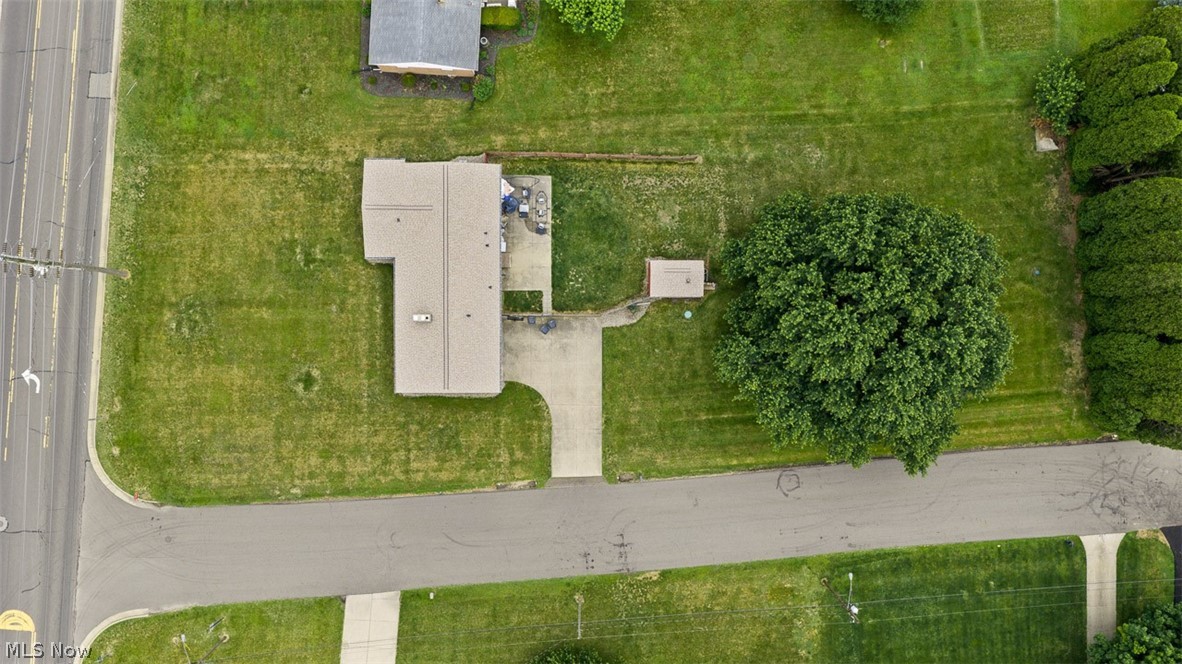 6323 Middlebranch Avenue Ne Property Photo 4