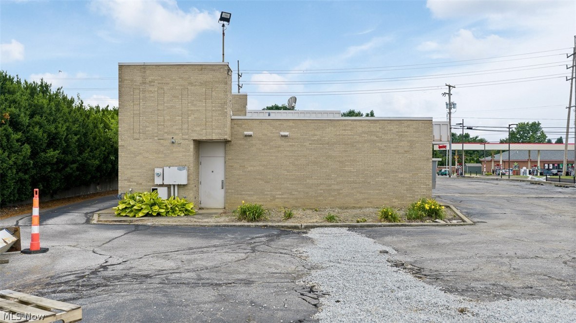 Middlebranch Avenue Ne Property Photo 2