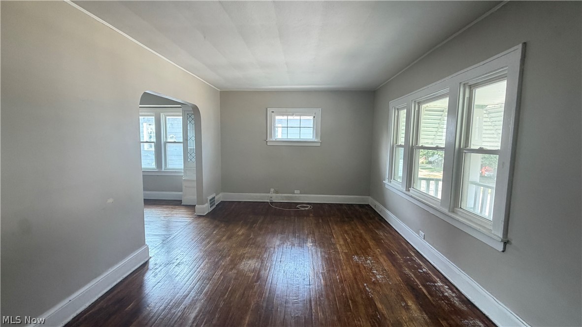 4143 E 142nd Street Property Photo 2