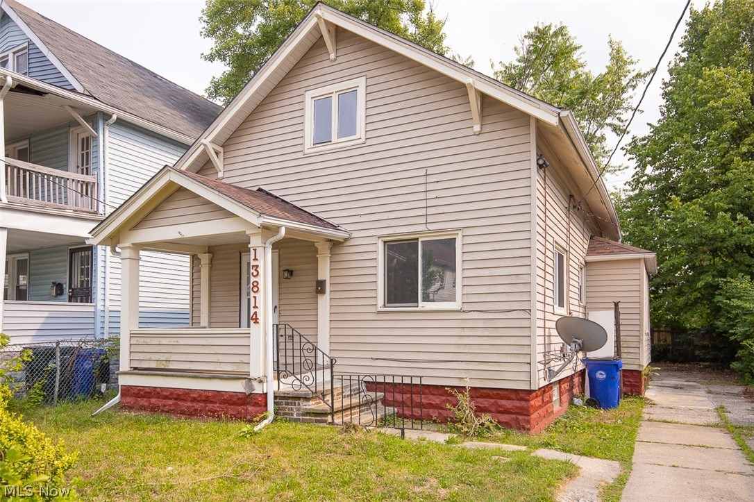 13814 Durkee Avenue Property Photo 1