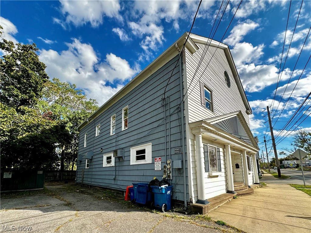 3177 Elyria Avenue Property Photo 2