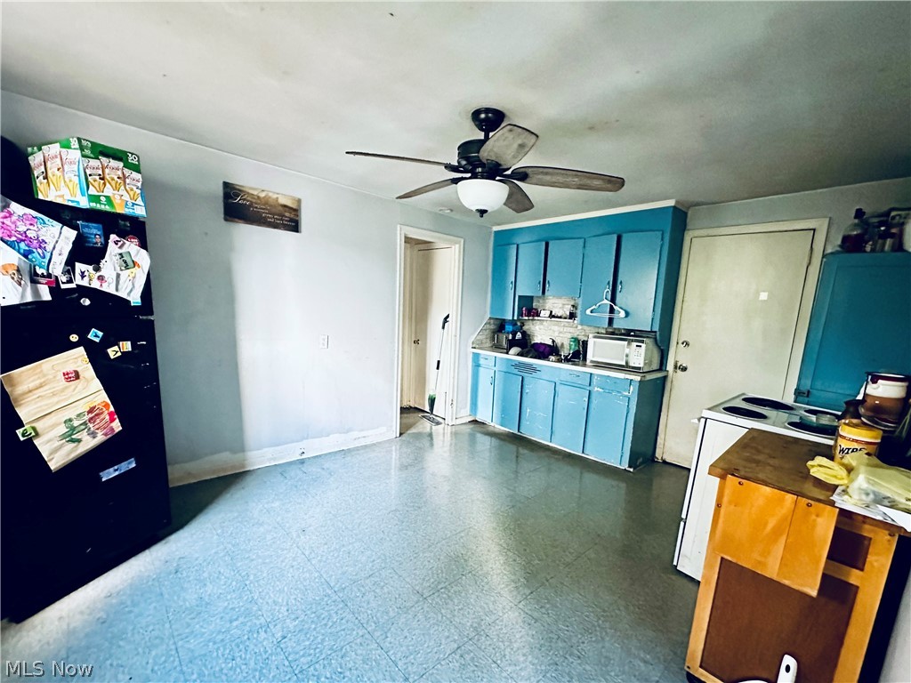 3177 Elyria Avenue Property Photo 11