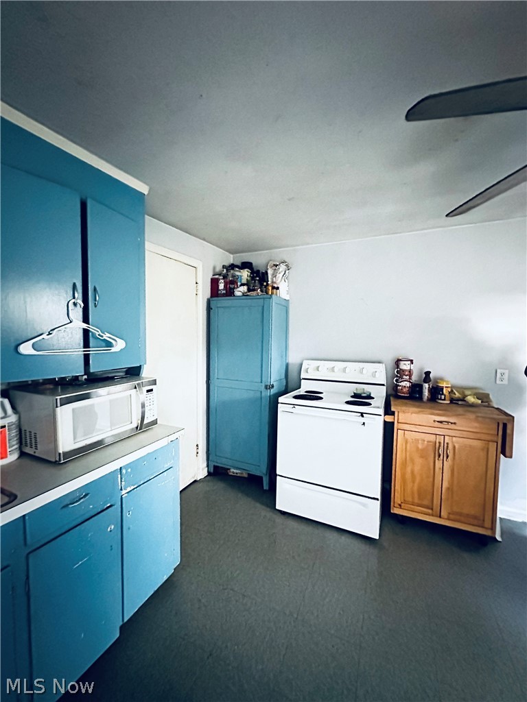 3177 Elyria Avenue Property Photo 12