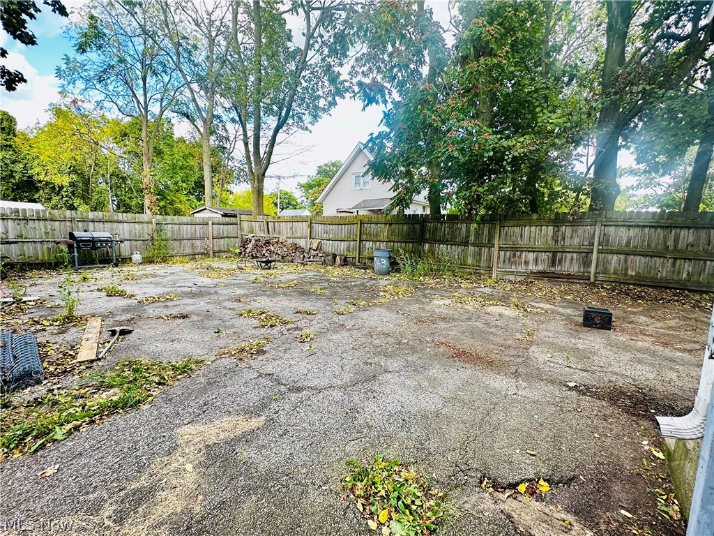 3177 Elyria Avenue Property Photo 18
