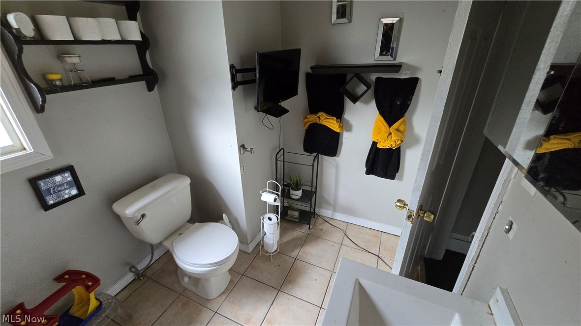 543 E 108th Property Photo 15