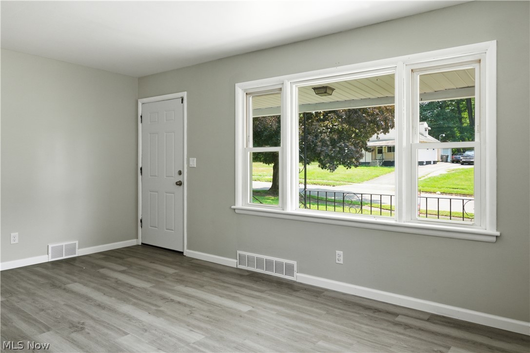 734 Pasadena Avenue Property Photo 6