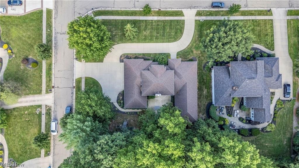 416 Castle Pines Drive Property Photo 4