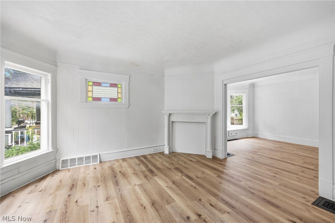 1429 W 107th Street Property Photo 7