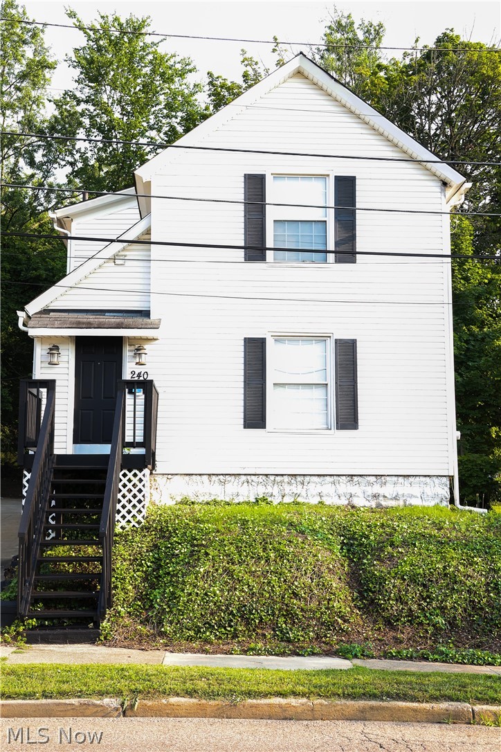 240 E Miller Avenue Property Photo 1