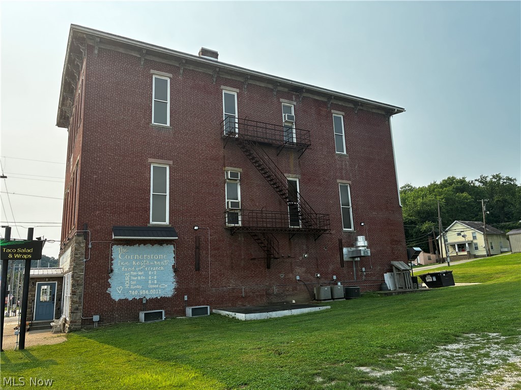201 Fifth St Property Photo 3