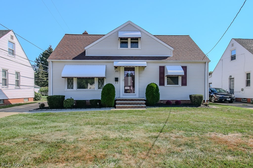 253 E 288th Street Property Photo 1