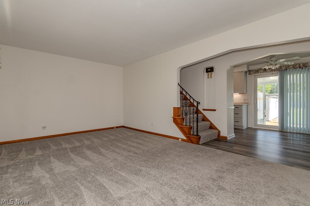 253 E 288th Street Property Photo 8