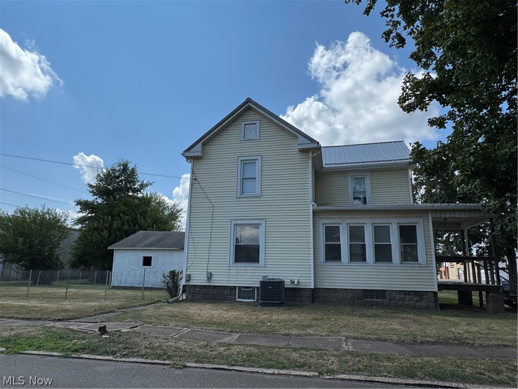 1349 E Main Street Property Photo 3