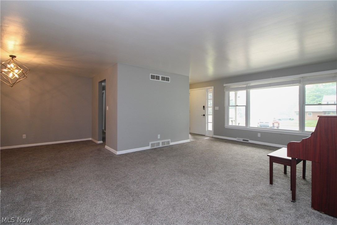 2985 Heatherbrae Drive Property Photo 3