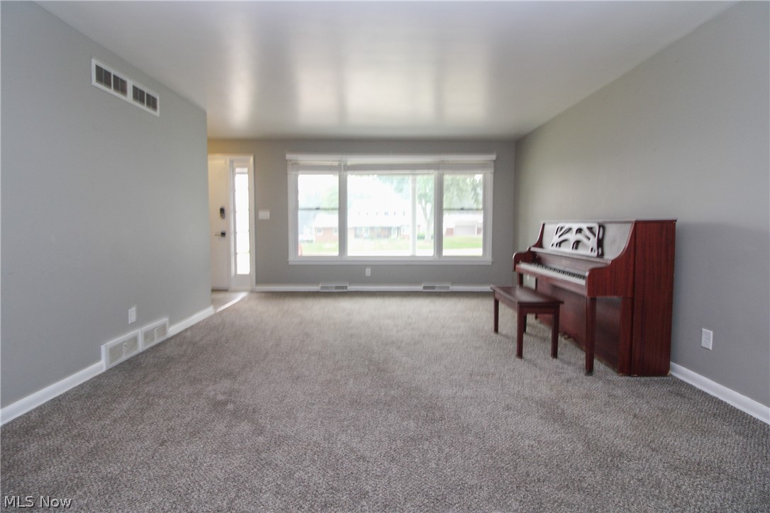 2985 Heatherbrae Drive Property Photo 5