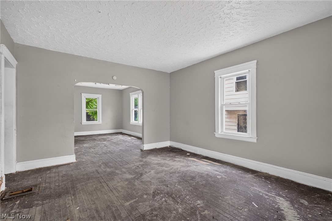 3527 E 140th Street Property Photo 9