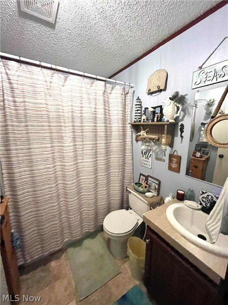 13 Cherokee Lane Property Photo 9