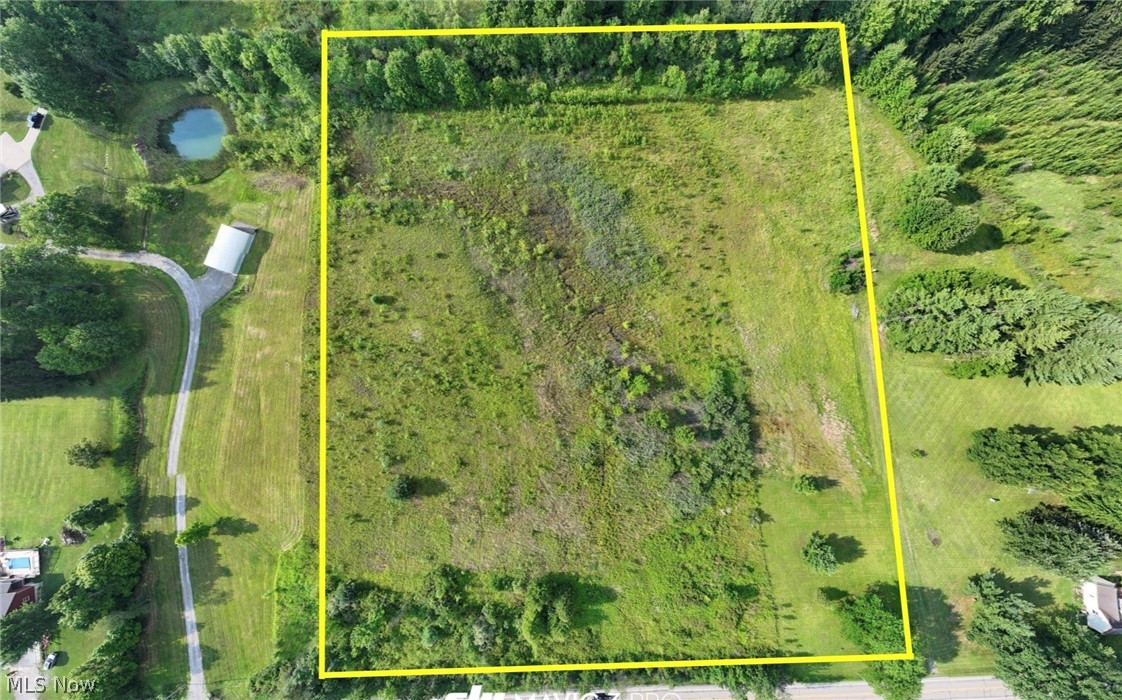 W South Range Road Property Photo 1