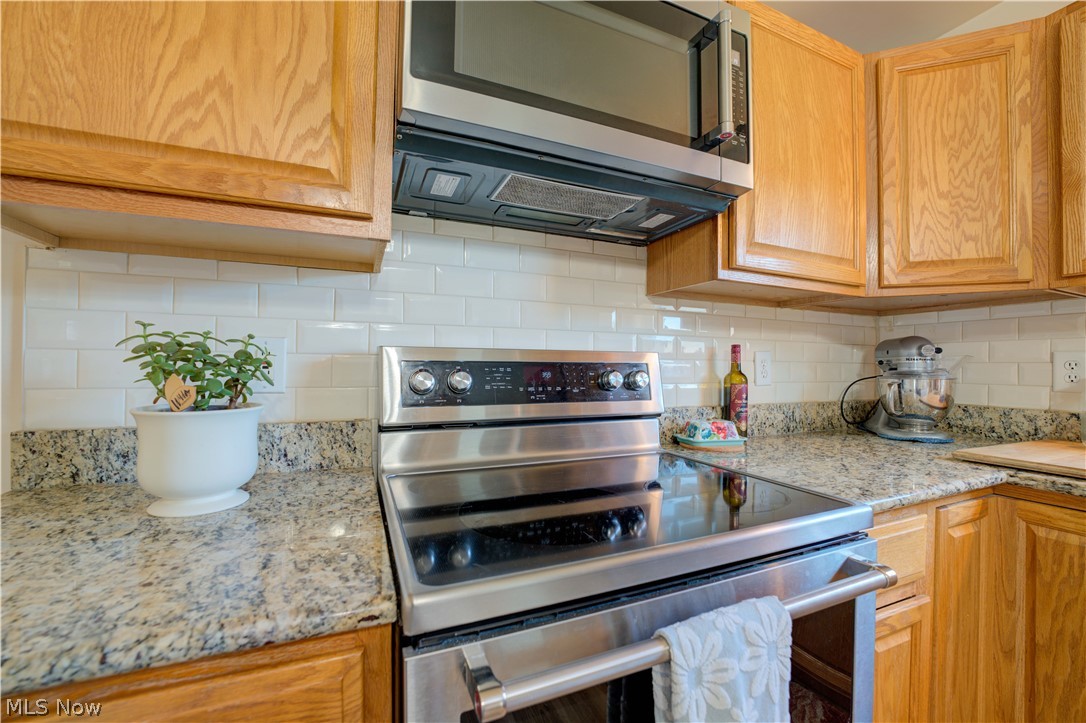 6008 Conneaut Light Drive Property Photo 11