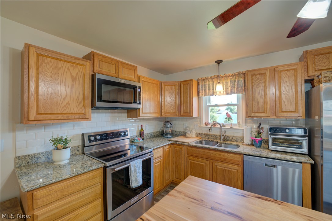6008 Conneaut Light Drive Property Photo 12