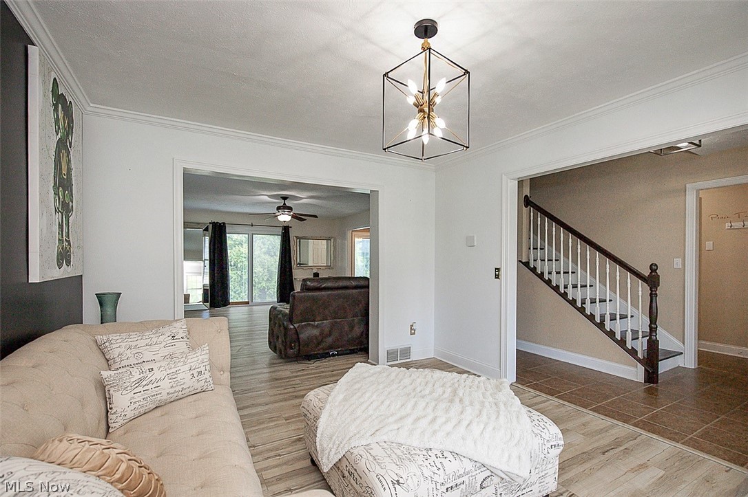 25660 Edgecliff Drive Property Photo 8