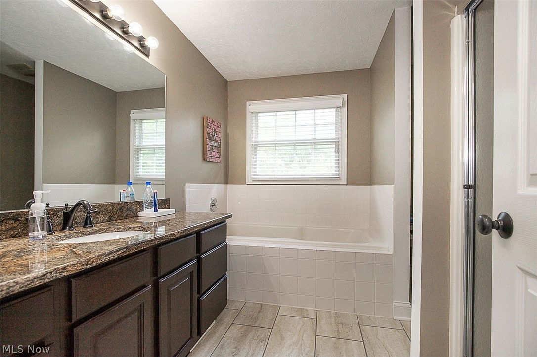 25660 Edgecliff Drive Property Photo 28