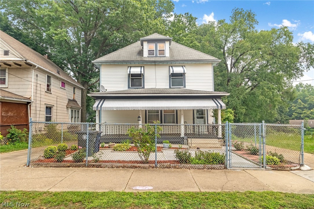 247 Rhodes Avenue Property Photo 2