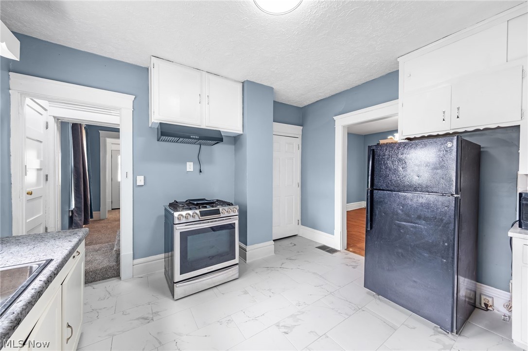 247 Rhodes Avenue Property Photo 19