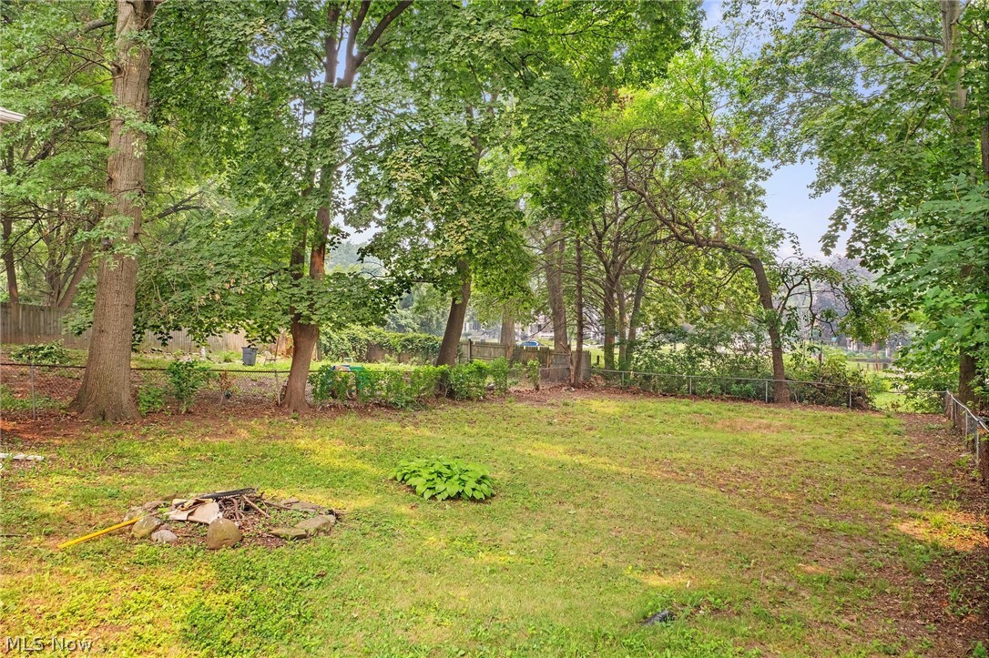 247 Rhodes Avenue Property Photo 27