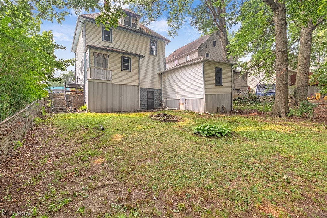 247 Rhodes Avenue Property Photo 28