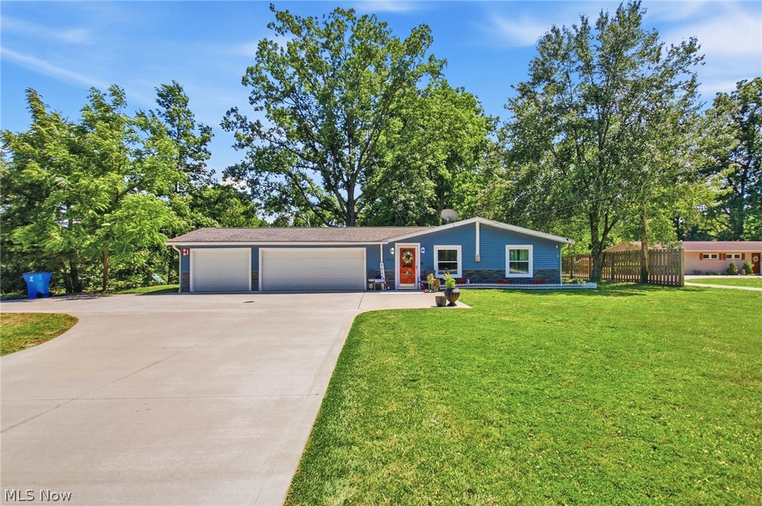 8870 N Spring Valley Park Drive Property Photo 1